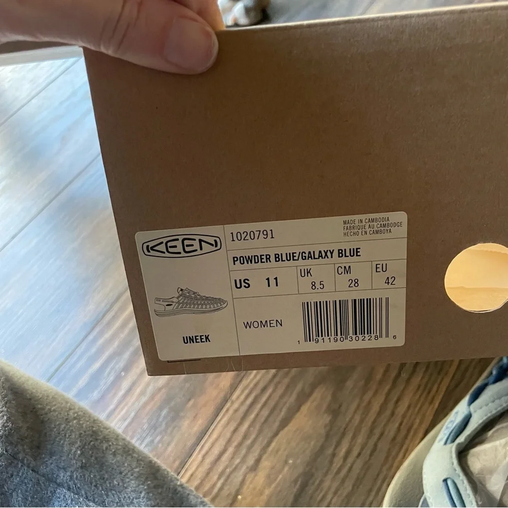 Keen Blue Sandals with Woven Design and Open Back - Picture 11 of 11